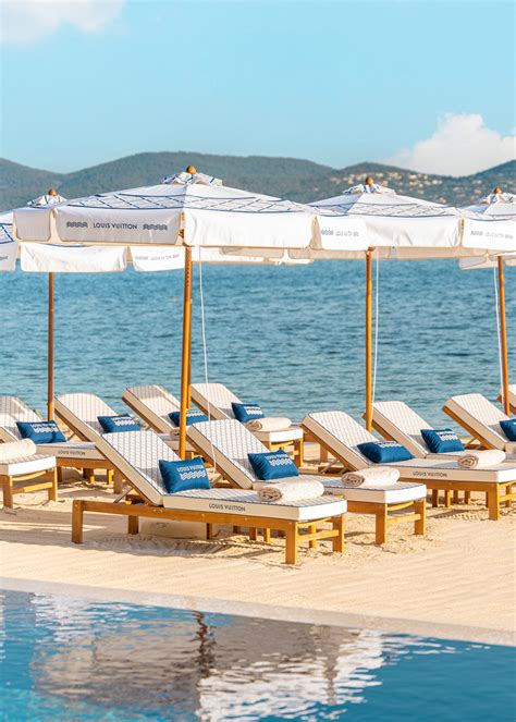 Louis Vuitton ouvre la plage la plus chic de l'été à St Tropez avec 